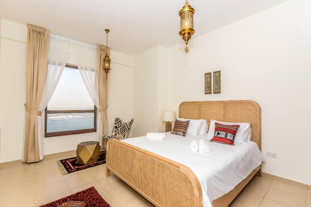 The Premium Jbr Sea View Luxury Suite Awarded "Traveller Award 2025" Дубай Экстерьер фото