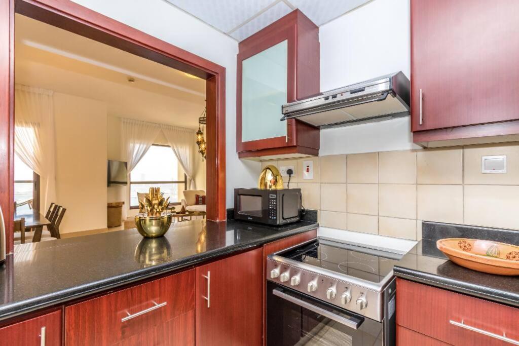 The Premium Jbr Sea View Luxury Suite Awarded "Traveller Award 2025" Дубай Экстерьер фото