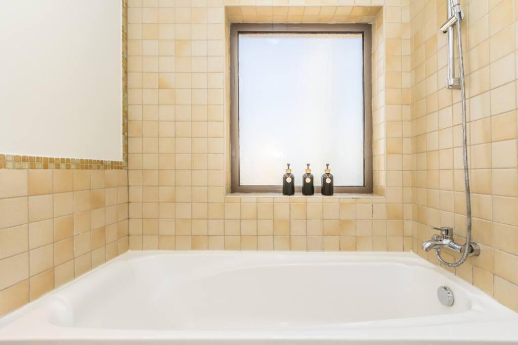 The Premium Jbr Sea View Luxury Suite Awarded "Traveller Award 2025" Дубай Экстерьер фото